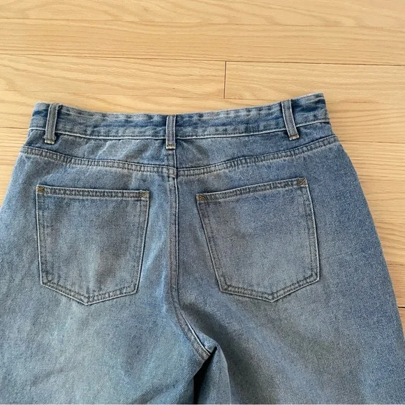 Pretty Little Thing High Rise Light Wash Distressed Baggy  Loose Jeans - Picture 7 of 10